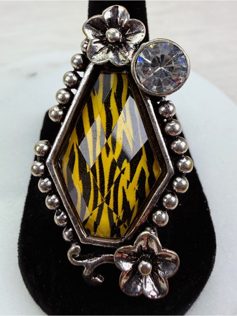 Super fun, animal, print costume stretch statement ring